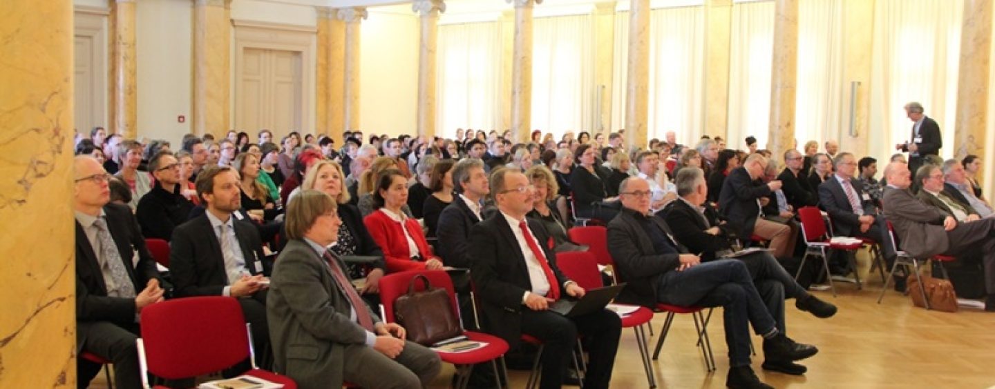 Hallesches MS-Symposium feiert 20 jähriges Jubiläum