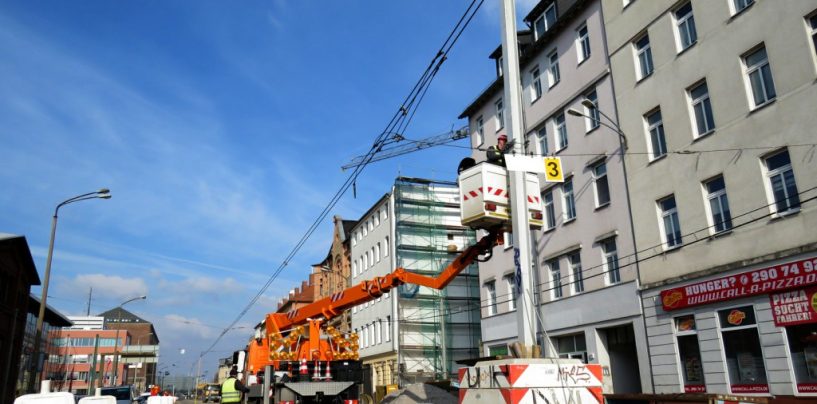Bagger legt Straßenbahnverkehr in der Merseburger Straße lahm