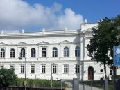 Burg-Professorin Christine Triebsch gestaltet neue Glasfenster für das Leopoldina-Hauptgebäude