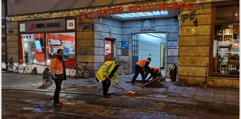 Update Wasserrohrbruch im Stadtcenter Rolltreppe / Straßenbahnen werden umgeleitet