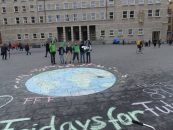 Schüler*innen, Auszubildende und Studierende streiken in Halle für das Klima