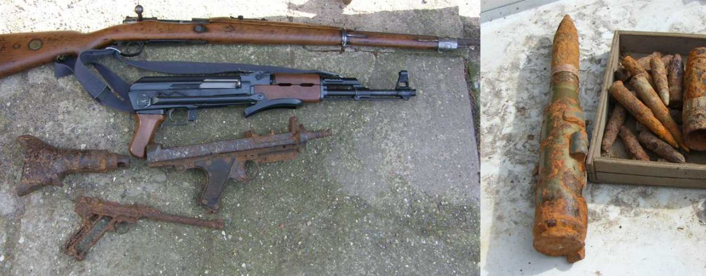 Polizei findet mehrere Langlaufwaffen, Pistolen, Granaten und Munition auf Grundstück