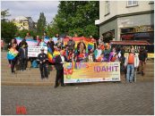 IDAHIT Regenbogenflashmob