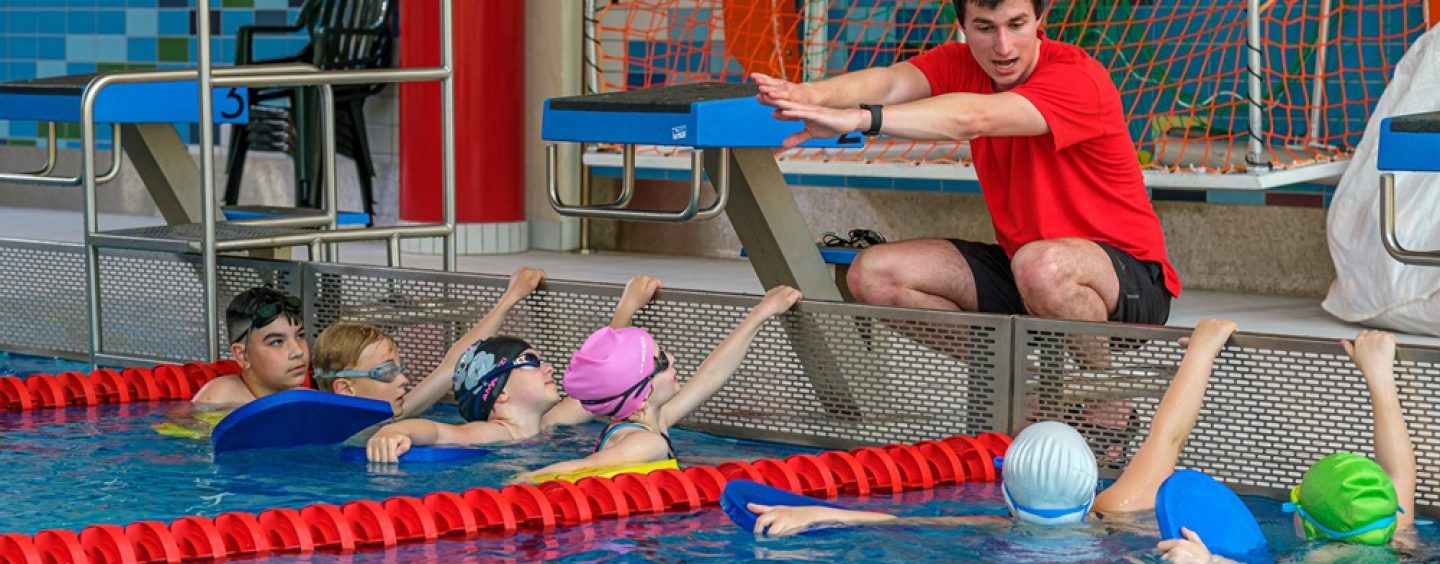 Wir bleiben auf (Schwimm)kurs – Hallesche Schwimmvereine helfen Kindern