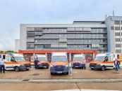 Rettungsdienst erhält fünf neue Fahrzeuge von der Stadt