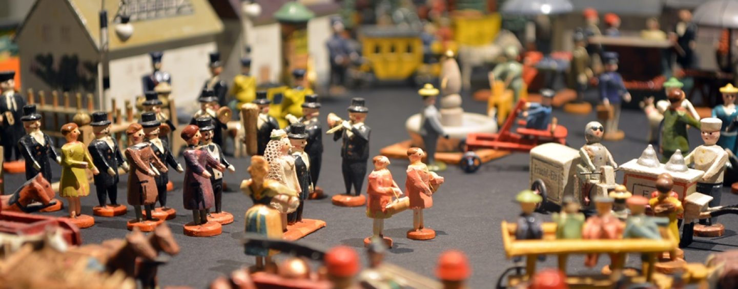 Ausstellung – Historisches Spielzeug und Weih­nachtsfiguren aus dem Erzgebirge