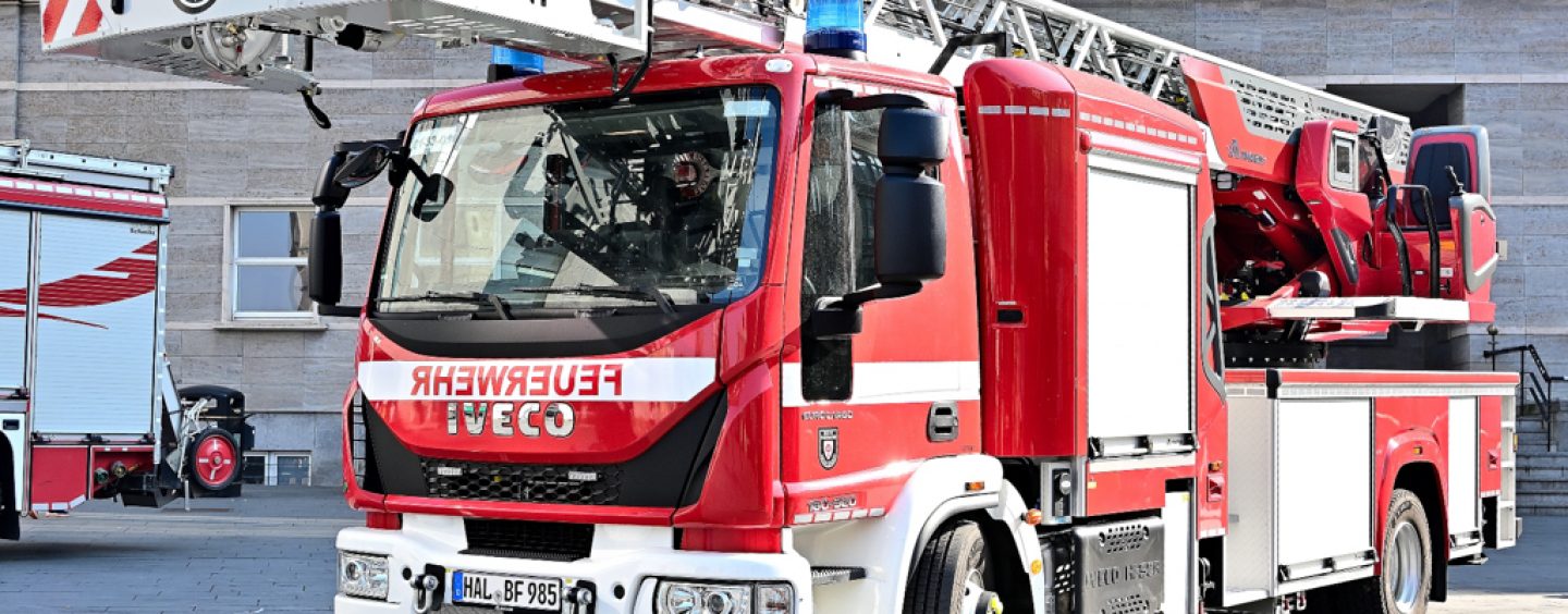Neue Feuerwehrleiter für Halle – Praktische Abnahme durch Bürgermeister Egbert Geier