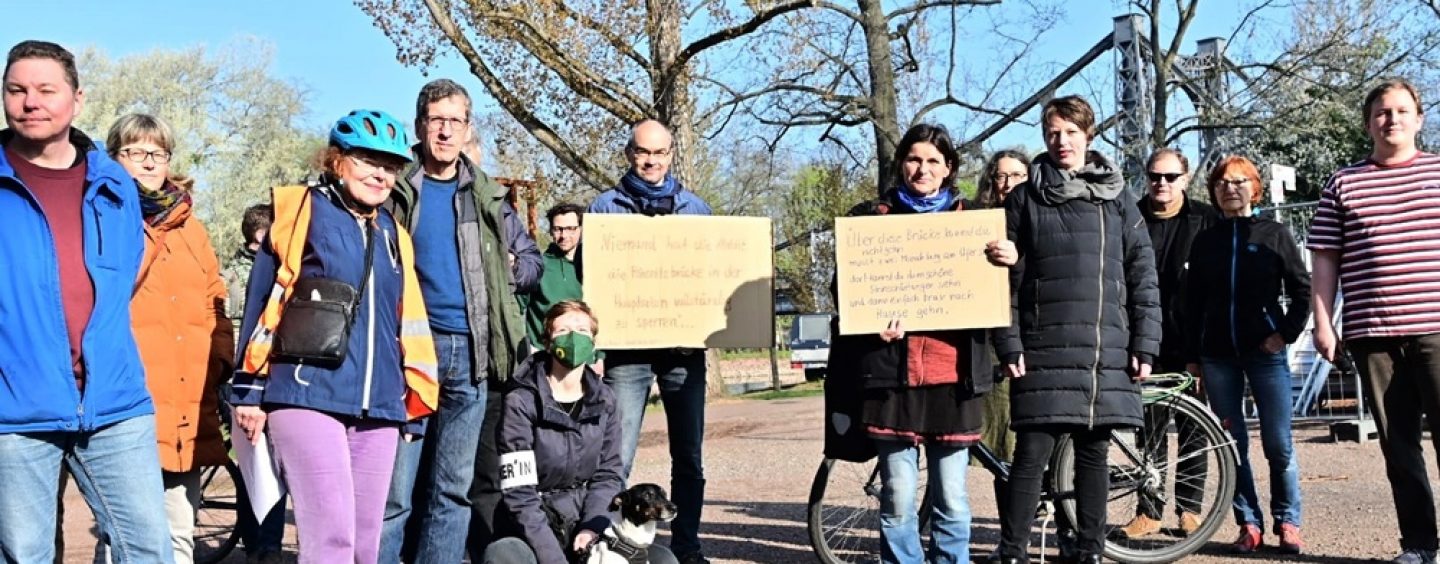 Demo gegen die Sperrung der Peißnitzbrücke
