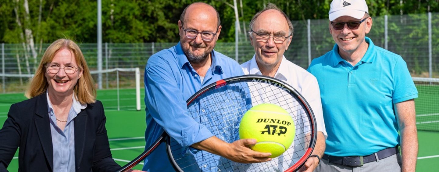 Stadt übergibt Tennisplätze an den SV Halle