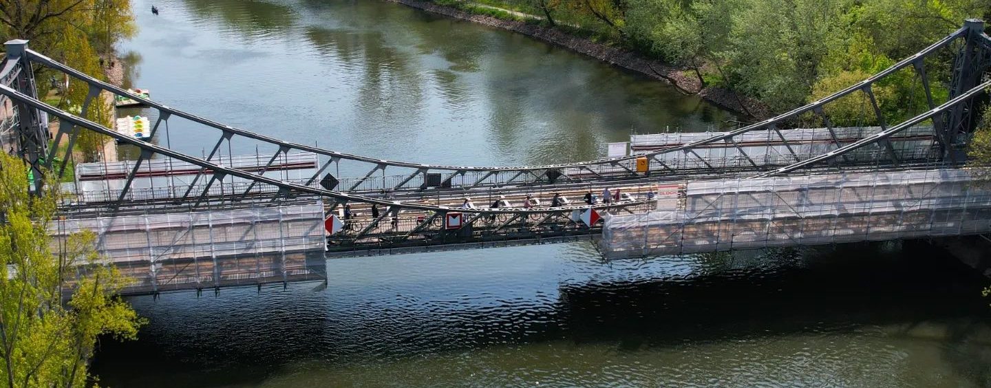 Stadt gibt Peißnitzbrücke nach Sanierung wieder komplett frei