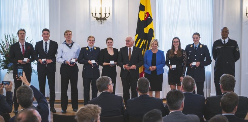 DLRG Rettungssportler von Bundespräsident mit Silbernen Lorbeerblatt geehrt