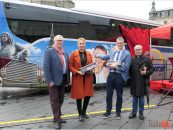 Neuer Bus aus der Partnerstadt Linz gesegnet