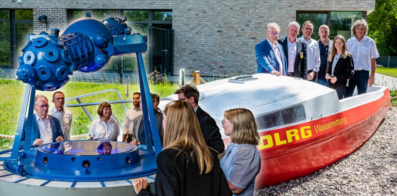 Ministerpräsident Haseloff besucht Planetarium & DLRG