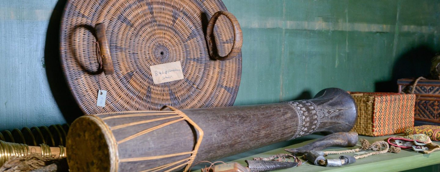 Franckesche Stiftungen erforschen Objekte aus Borneo in der Kunst- und Naturalienkammer